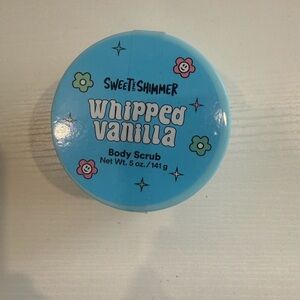 💙 Sweet & Shimmer Whipped Vanilla Body Scrub (5 oz) 💙